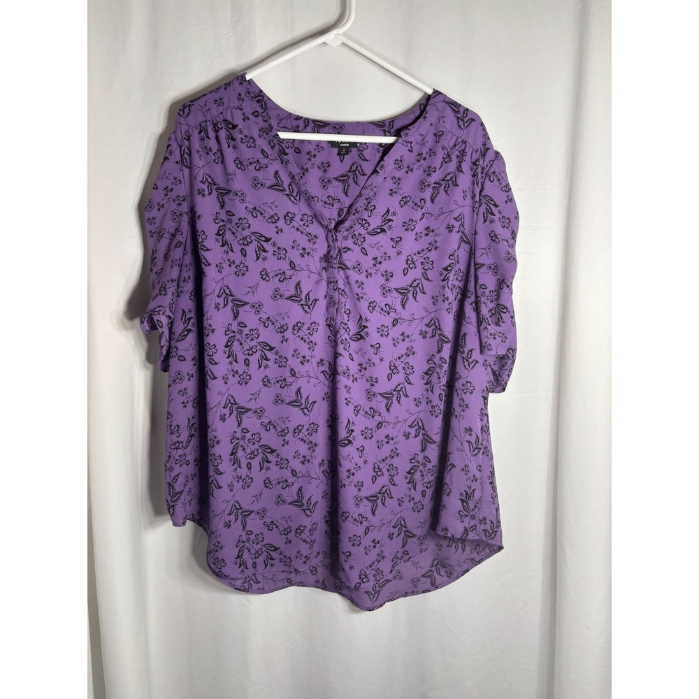 Torrid Harper Plus Size Purple Floral Print V Neck Roll Tab Sleeve Blouse‎ Top 2